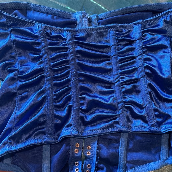 VINTAGE CLUB EXX ROYAL BLUE SATIN CORSET - Picture 4 of 5